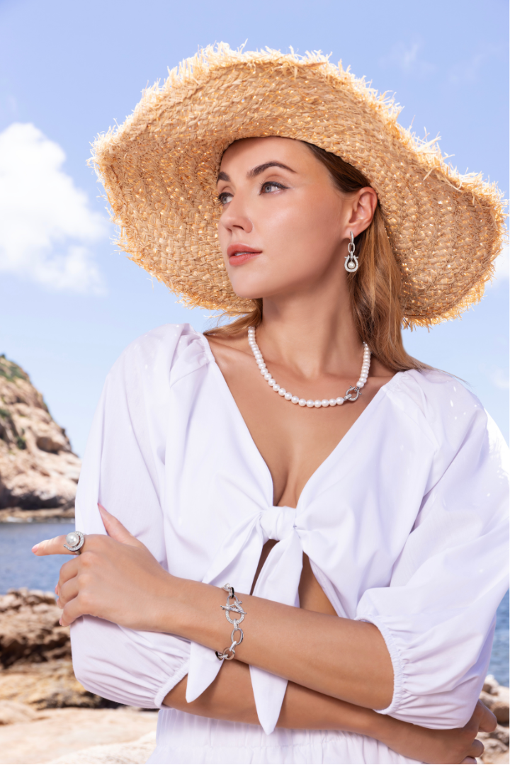 Seaside Treasures Herradura Pearl Necklace